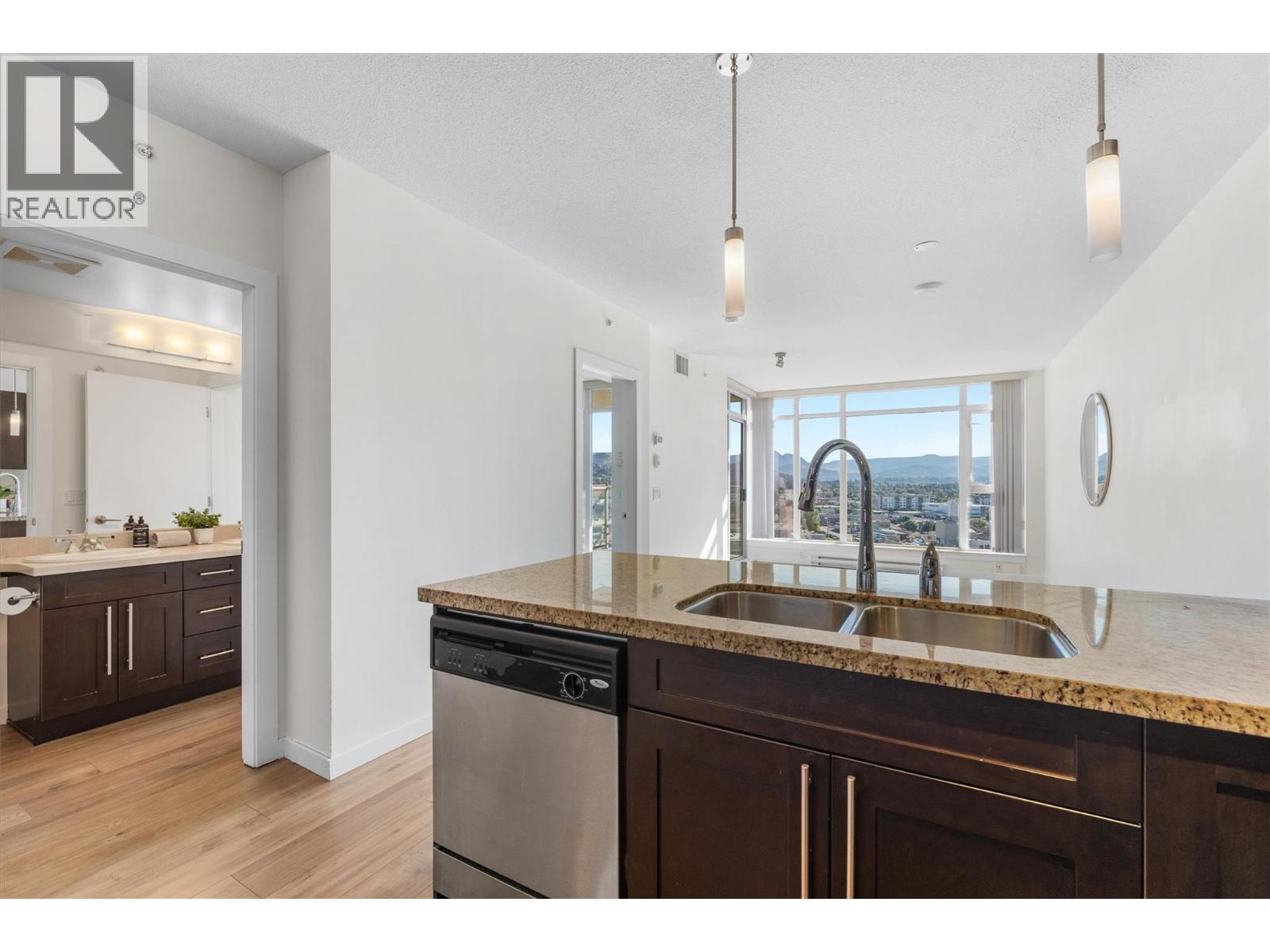 Picture for Unit #1404, 1075 Sunset  Drive https://www.cirrealty.ca/reb/bc/2/10363692_8.jpg