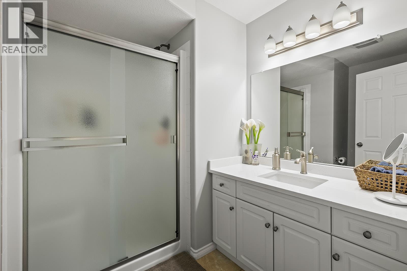 Picture for Unit #704, 1967 Underhill  Street https://www.cirrealty.ca/reb/bc/2/10363722_17.jpg