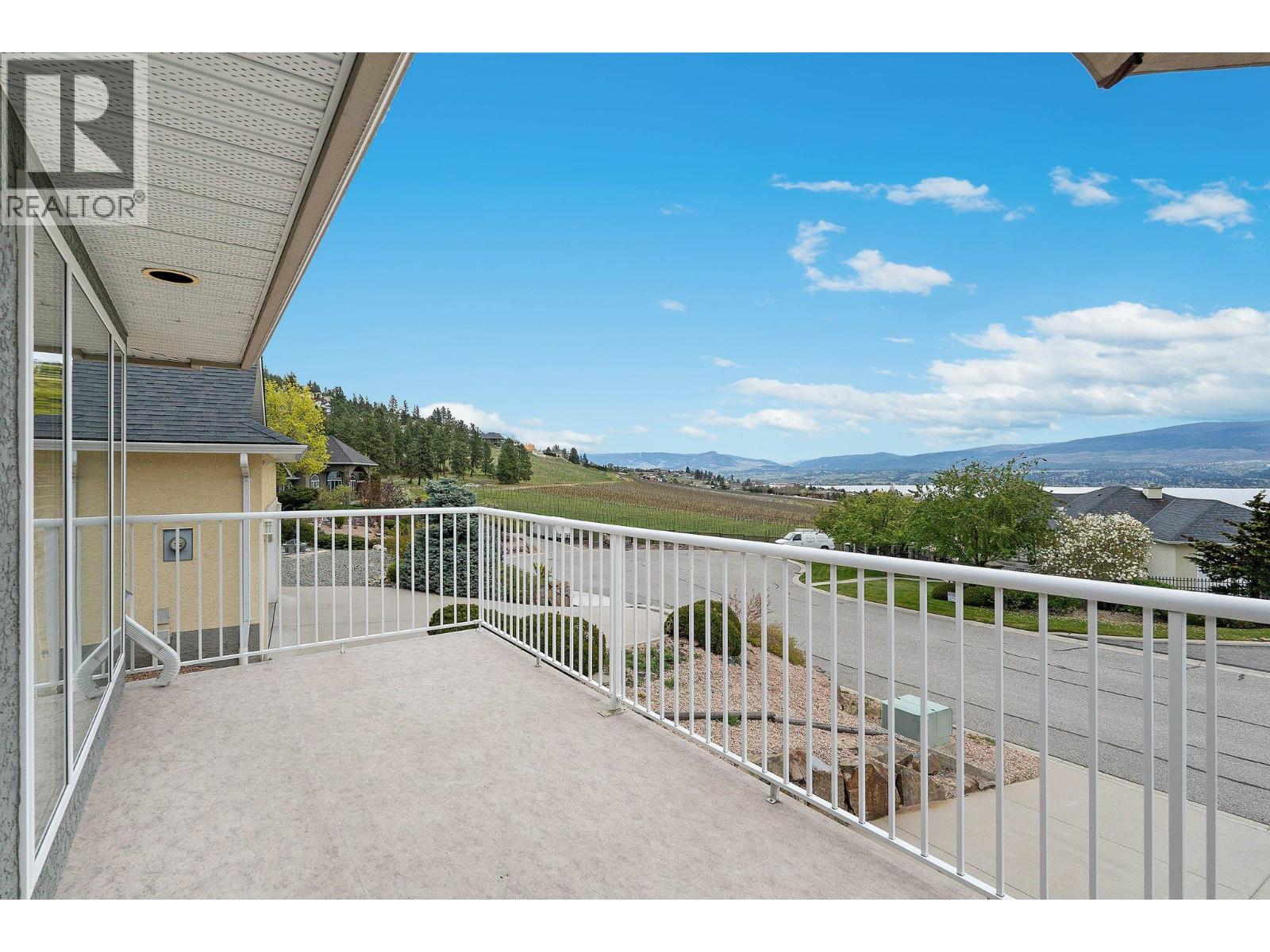 Picture for 3336 Chancellor  Place https://www.cirrealty.ca/reb/bc/2/10363732_12.jpg