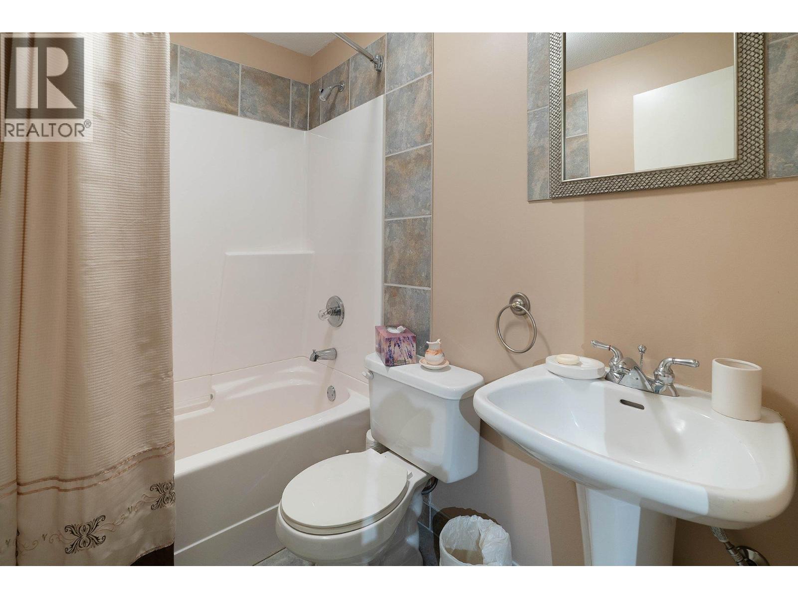 Picture for 3336 Chancellor  Place https://www.cirrealty.ca/reb/bc/2/10363732_25.jpg