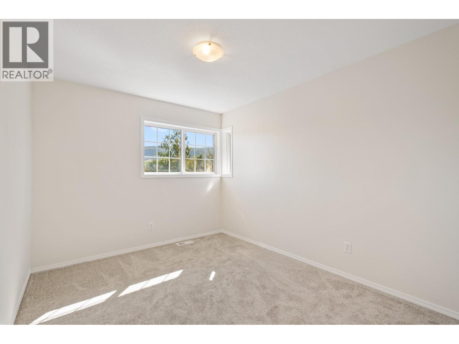 Picture for 398 McTavish  Road https://www.cirrealty.ca/reb/bc/2/10363952_15.jpg