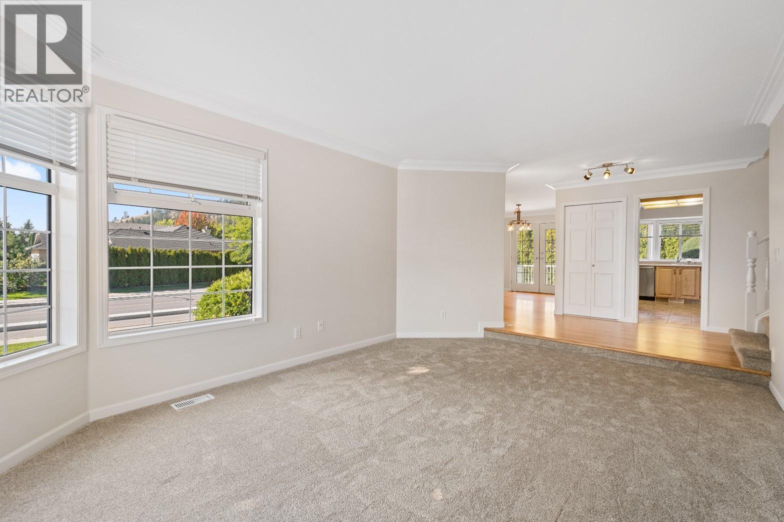 Picture for 398 McTavish  Road https://www.cirrealty.ca/reb/bc/2/10363952_8.jpg