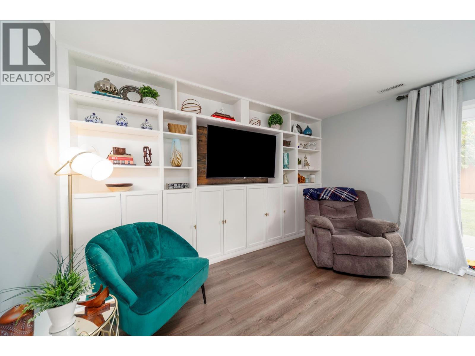 Picture for 2614 Applegreen  Court https://www.cirrealty.ca/reb/bc/2/10364212_14.jpg