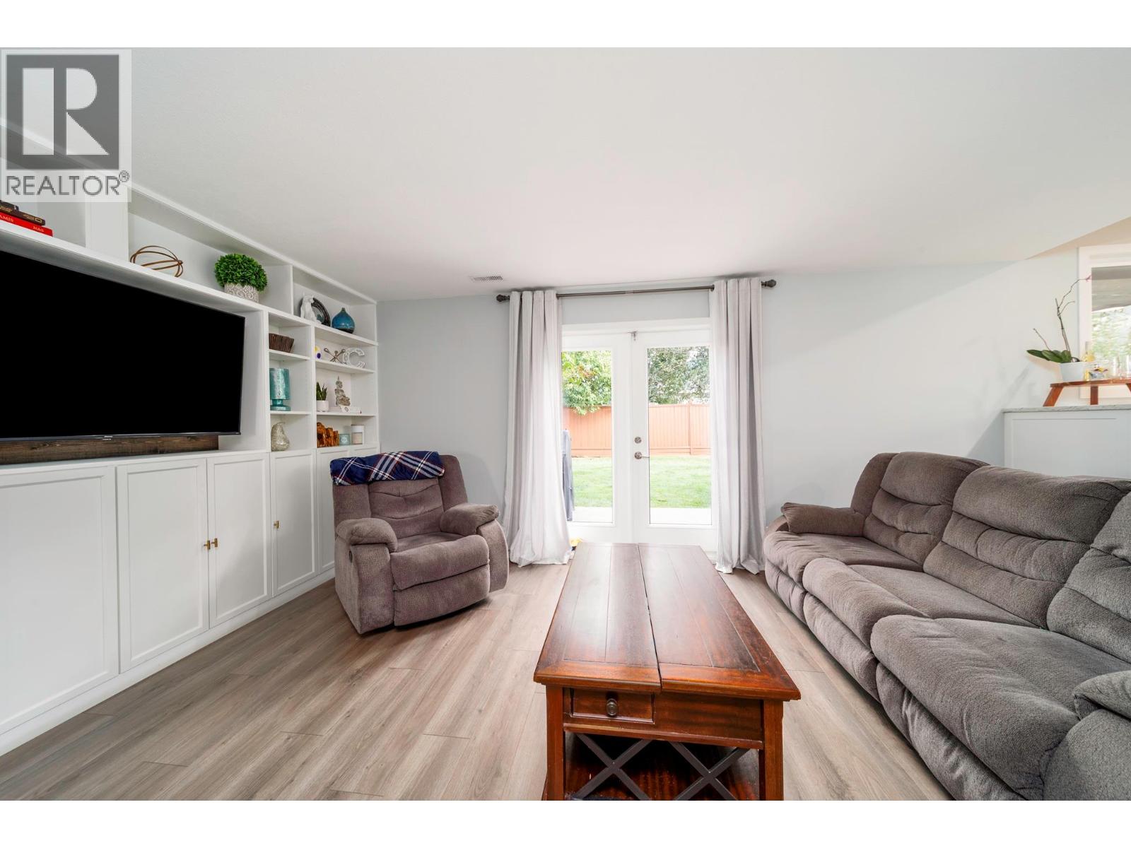 Picture for 2614 Applegreen  Court https://www.cirrealty.ca/reb/bc/2/10364212_15.jpg