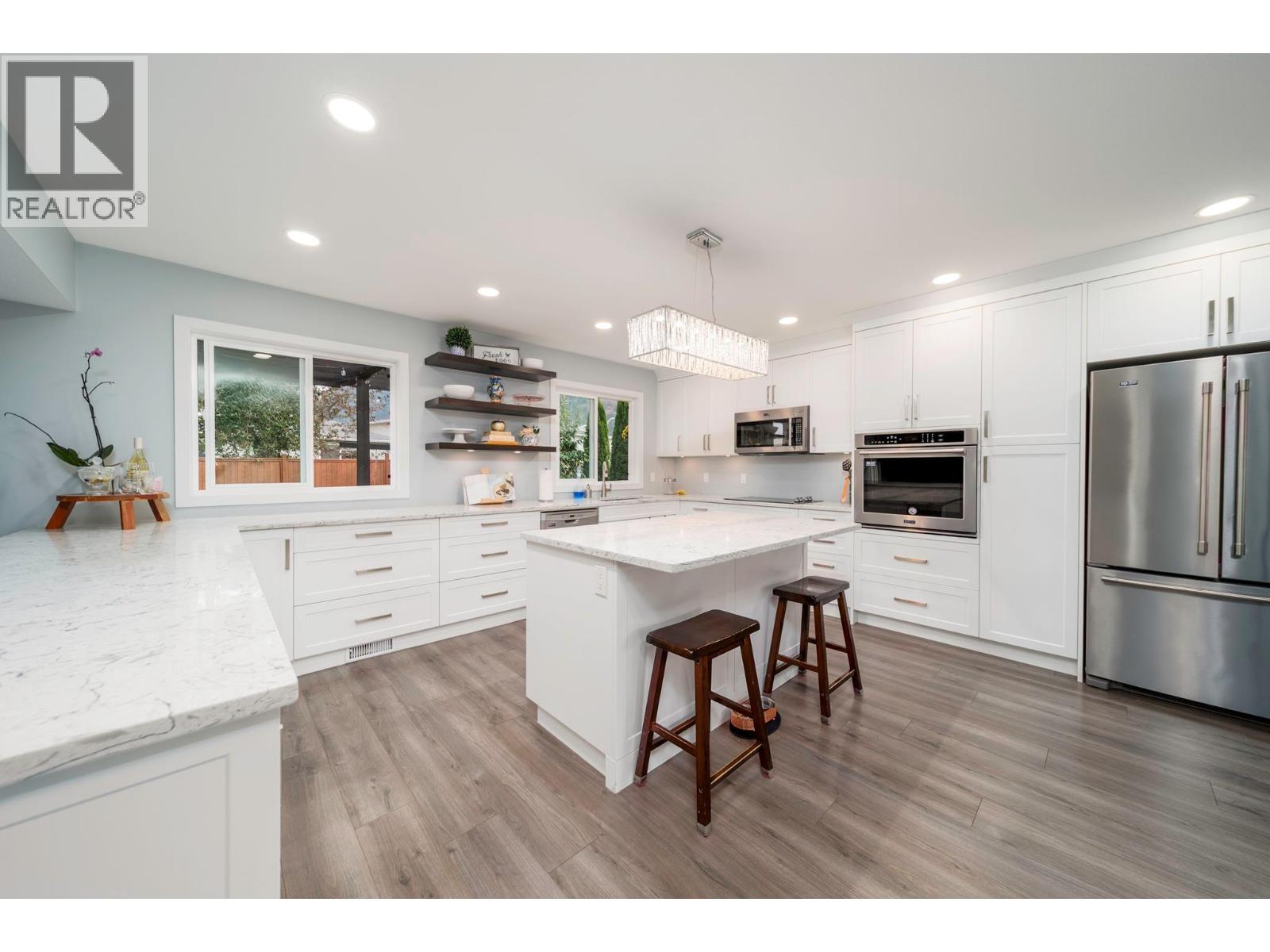 Picture for 2614 Applegreen  Court https://www.cirrealty.ca/reb/bc/2/10364212_2.jpg