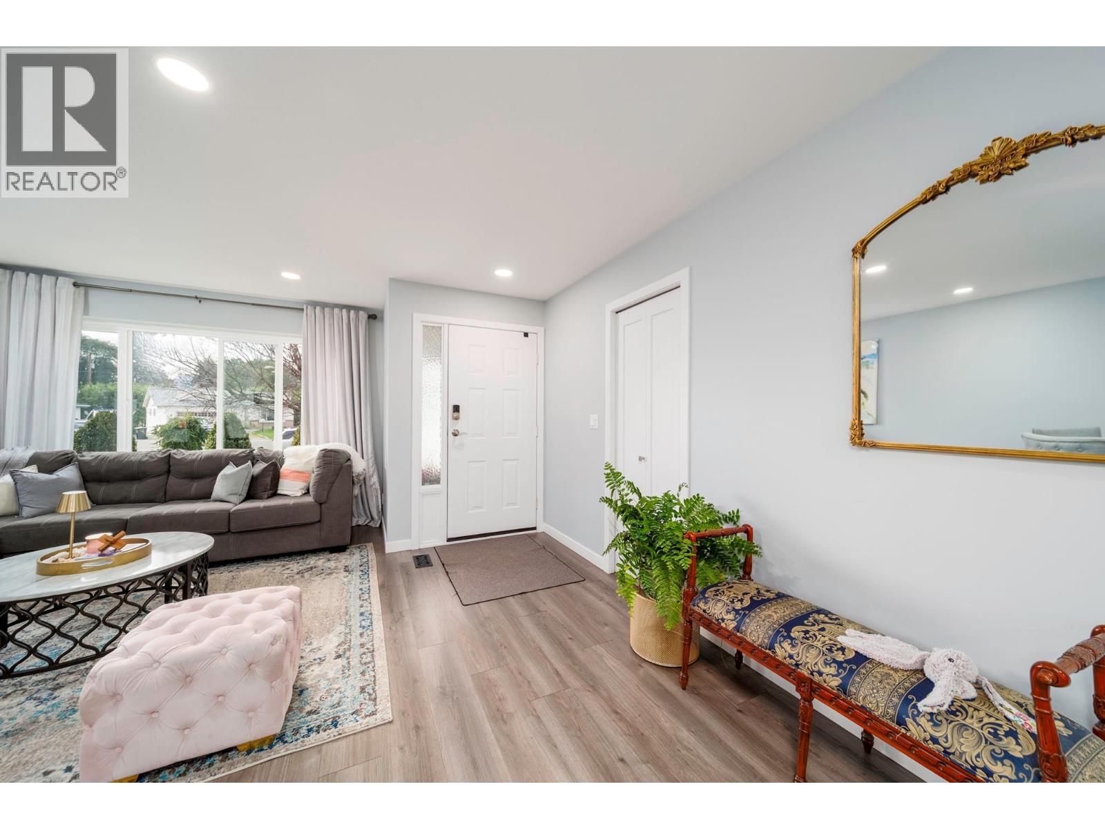 Picture for 2614 Applegreen  Court https://www.cirrealty.ca/reb/bc/2/10364212_5.jpg
