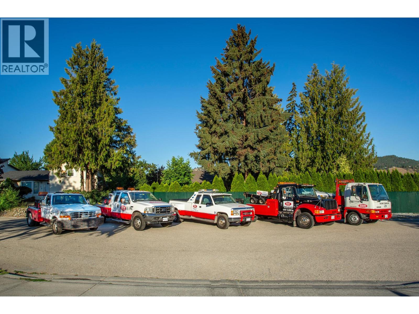 Picture for Unit #17 & 18, 990 Leathead  Road