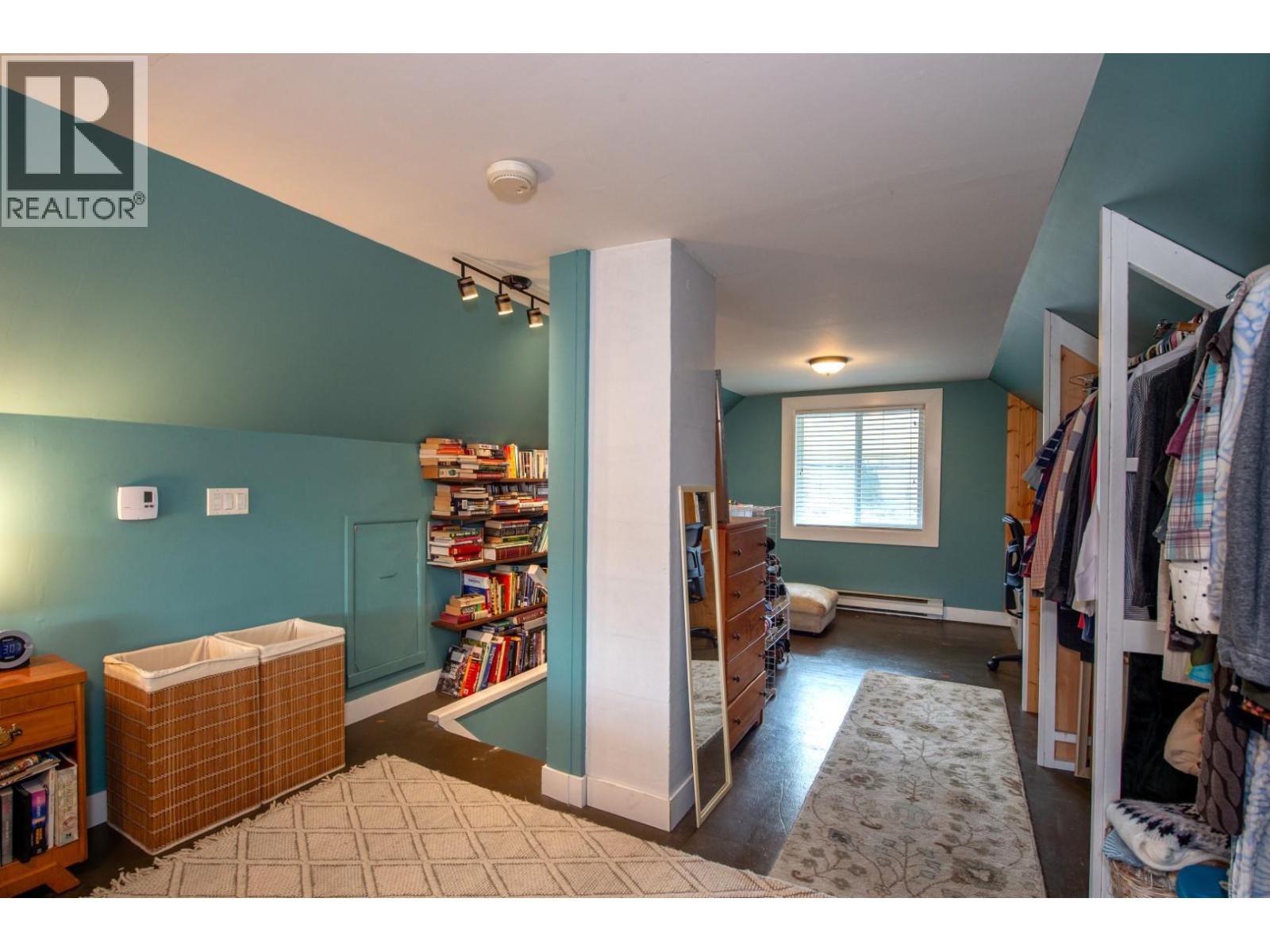 Picture for 1233 Ethel  Street https://www.cirrealty.ca/reb/bc/2/10364402_27.jpg