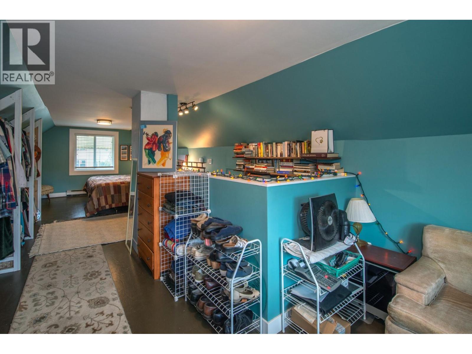 Picture for 1233 Ethel  Street https://www.cirrealty.ca/reb/bc/2/10364402_33.jpg