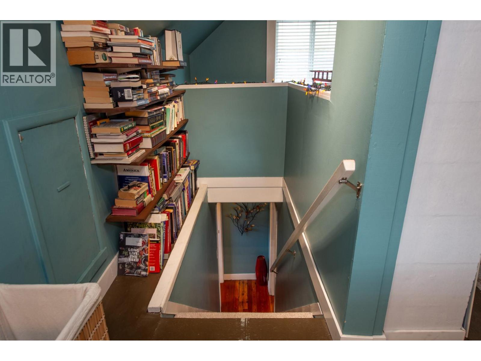 Picture for 1233 Ethel  Street https://www.cirrealty.ca/reb/bc/2/10364402_34.jpg