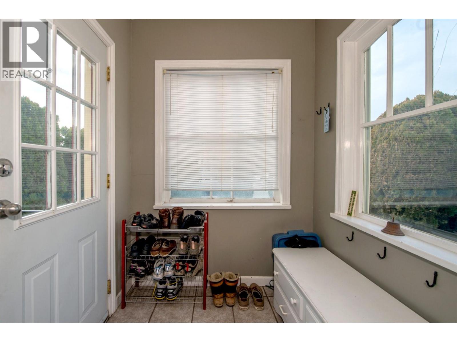 Picture for 1233 Ethel  Street https://www.cirrealty.ca/reb/bc/2/10364402_42.jpg