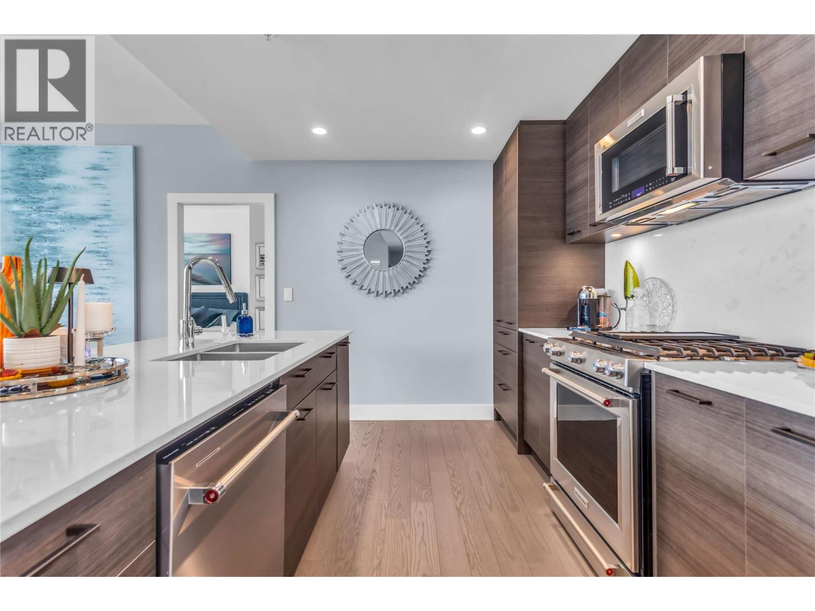 Picture for Unit #2004, 1181 Sunset  Drive https://www.cirrealty.ca/reb/bc/2/10364502_7.jpg