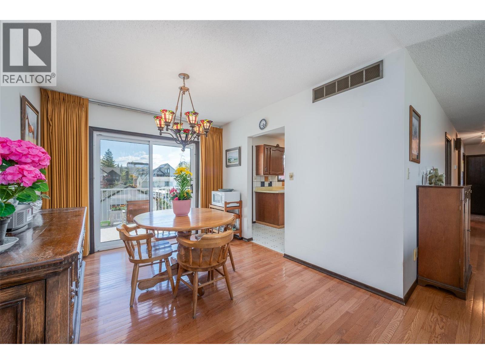 Picture for 2681 Abbott  Street https://www.cirrealty.ca/reb/bc/2/10364612_16.jpg