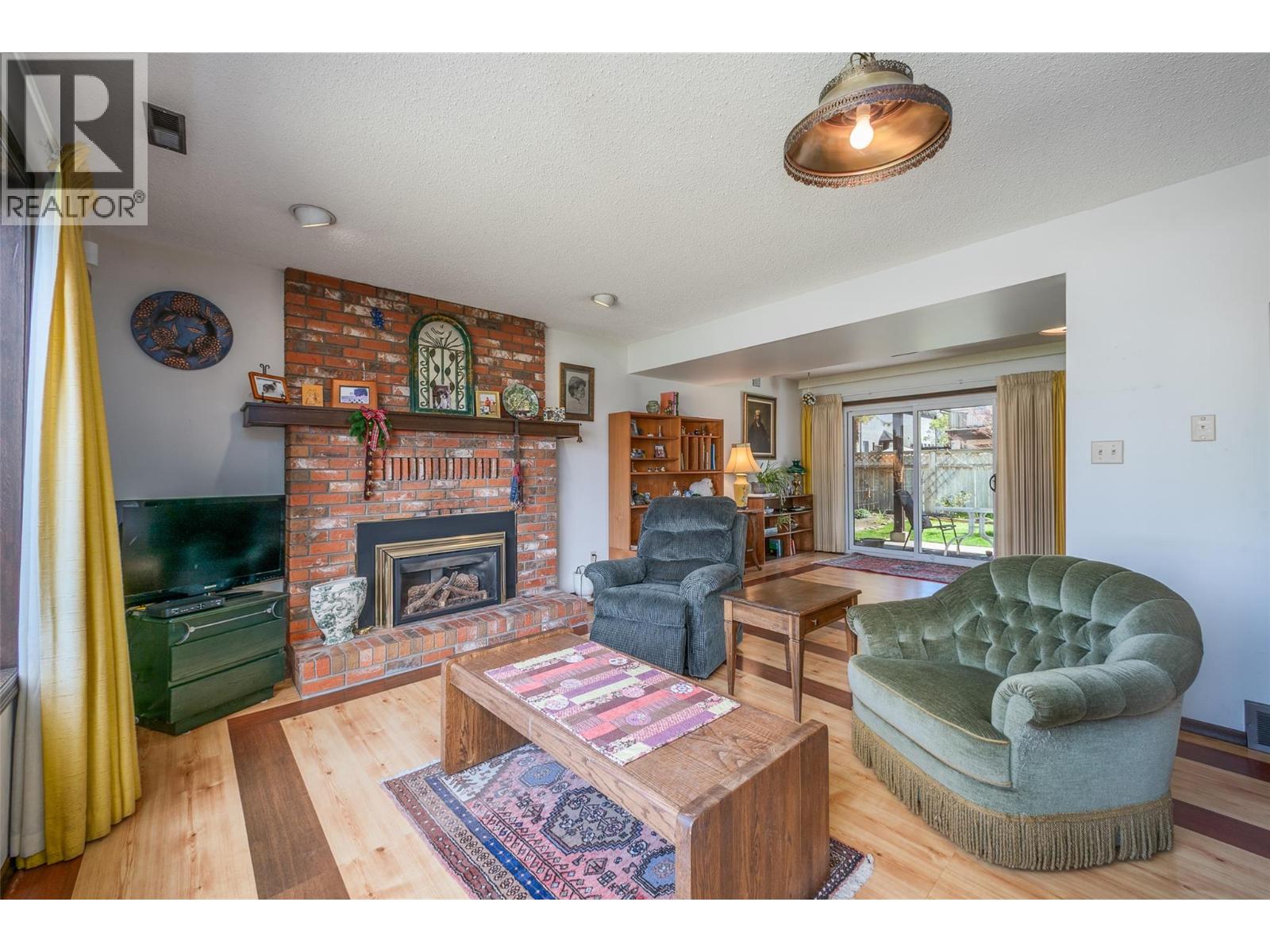 Picture for 2681 Abbott  Street https://www.cirrealty.ca/reb/bc/2/10364612_27.jpg