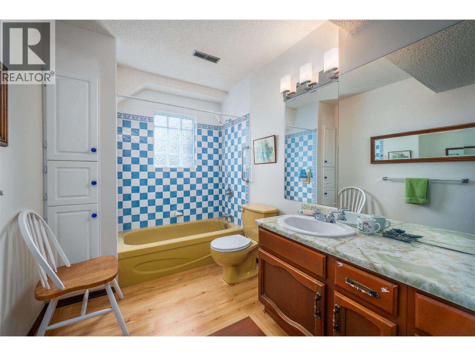 Picture for 2681 Abbott  Street https://www.cirrealty.ca/reb/bc/2/10364612_34.jpg