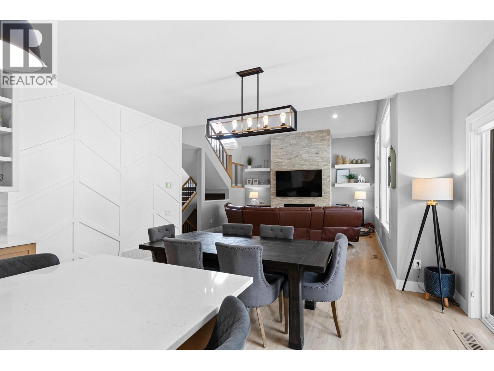 Picture for 174 Echo Ridge  Drive https://www.cirrealty.ca/reb/bc/2/10364702_12.jpg