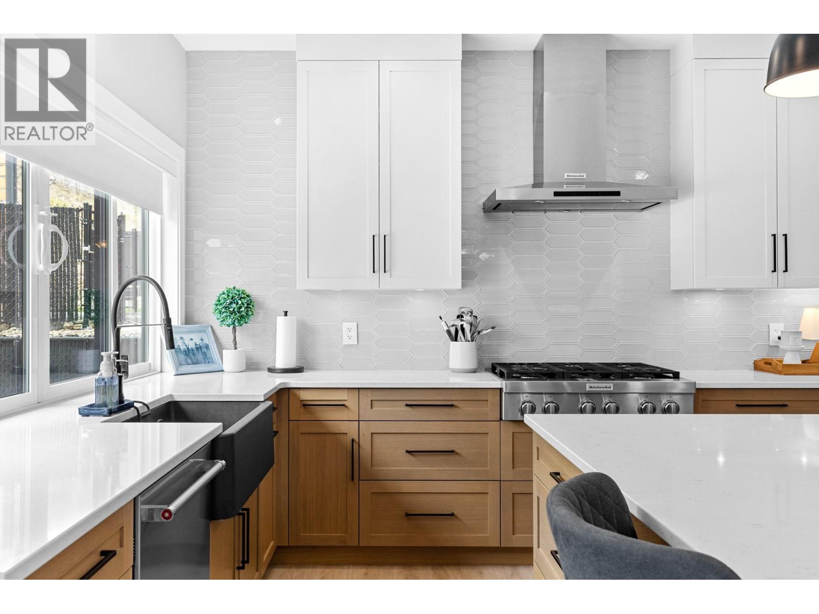 Picture for 174 Echo Ridge  Drive https://www.cirrealty.ca/reb/bc/2/10364702_15.jpg