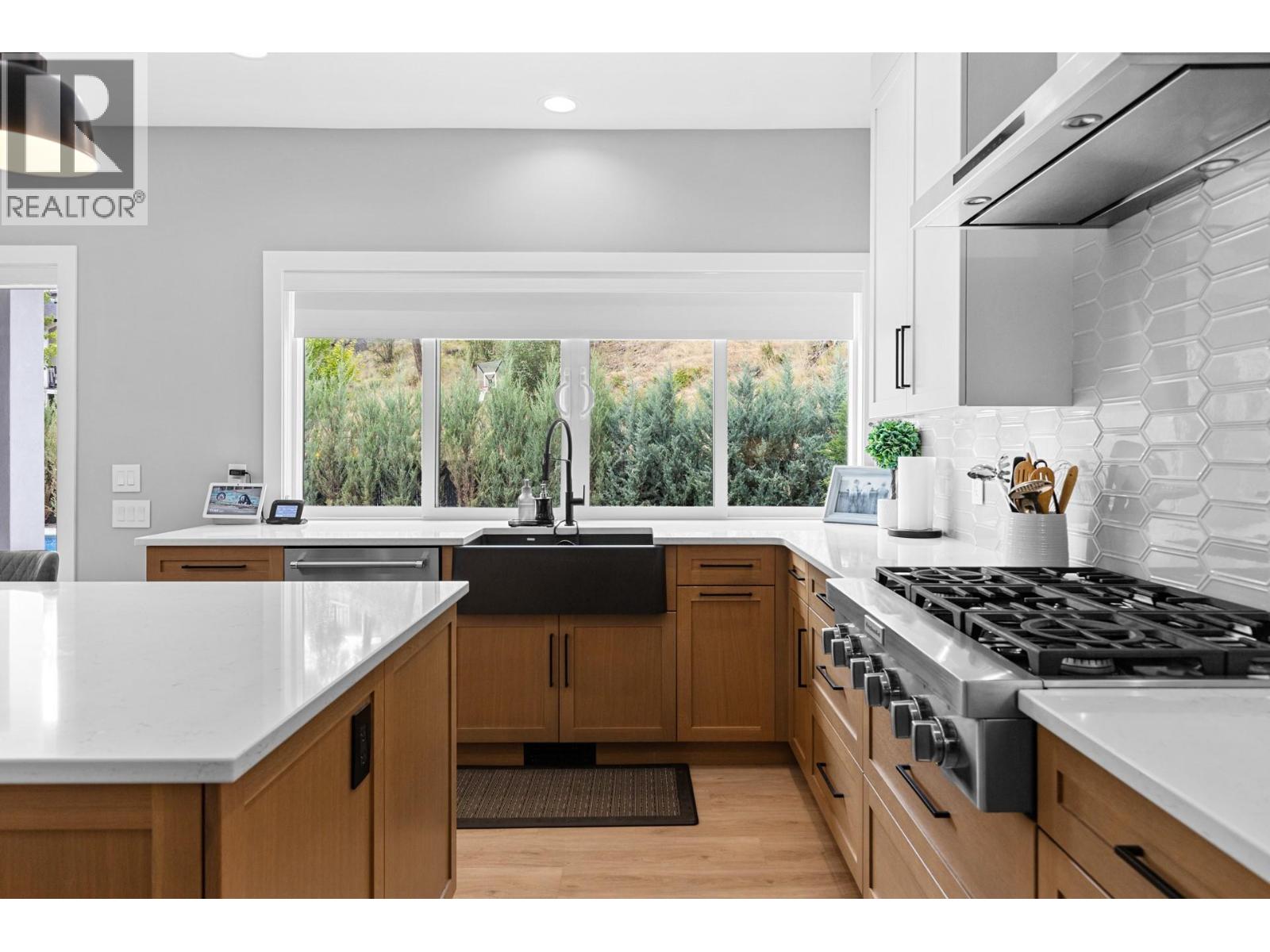 Picture for 174 Echo Ridge  Drive https://www.cirrealty.ca/reb/bc/2/10364702_16.jpg