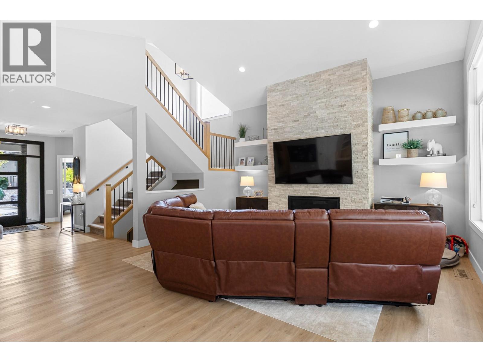 Picture for 174 Echo Ridge  Drive https://www.cirrealty.ca/reb/bc/2/10364702_19.jpg