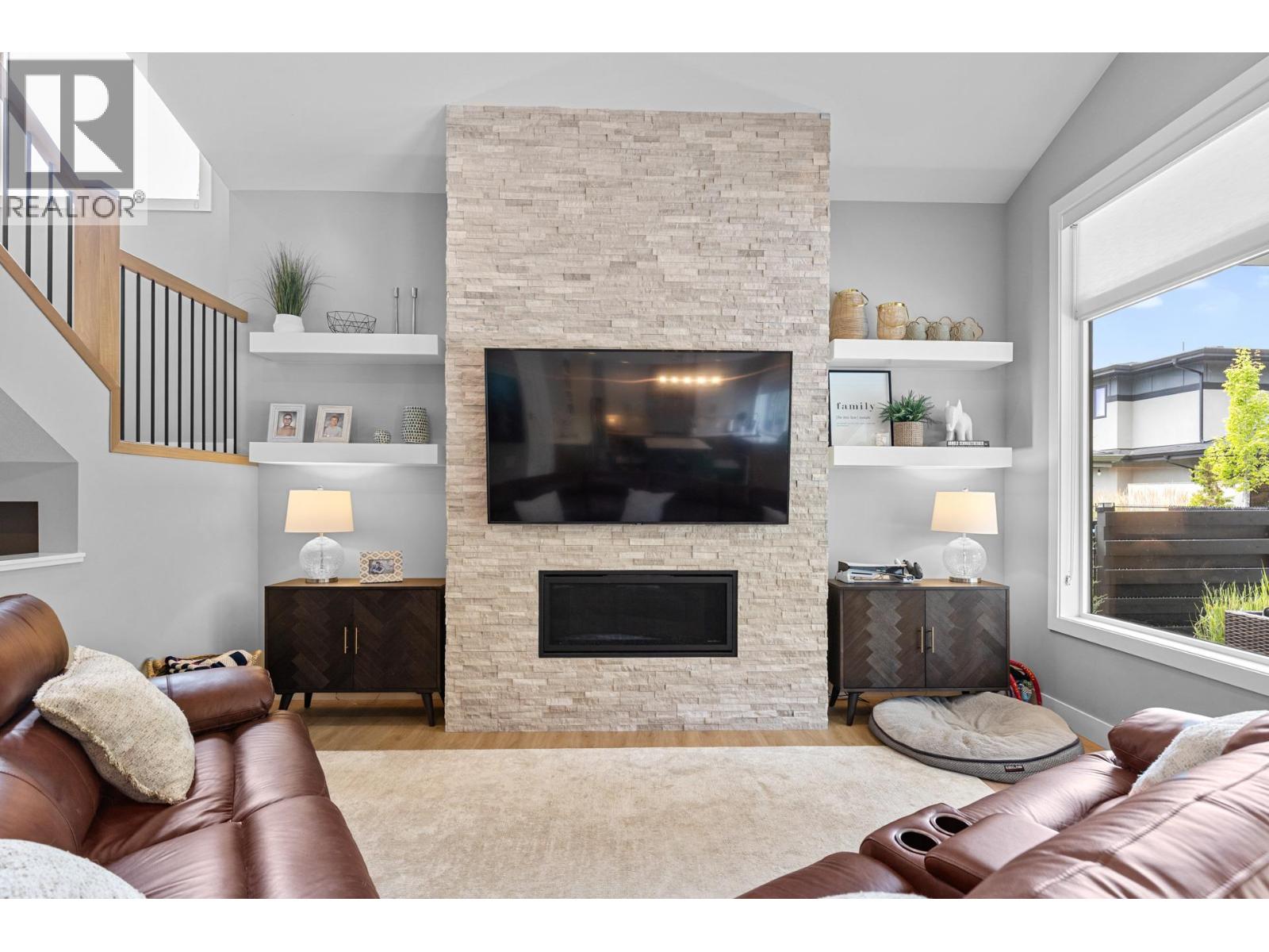 Picture for 174 Echo Ridge  Drive https://www.cirrealty.ca/reb/bc/2/10364702_20.jpg