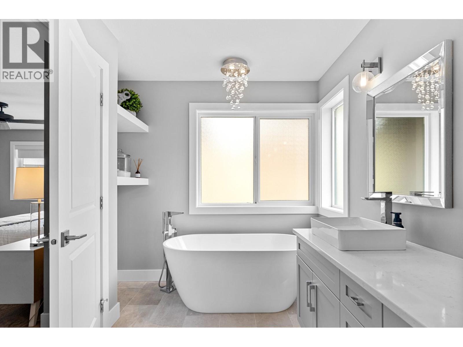 Picture for 174 Echo Ridge  Drive https://www.cirrealty.ca/reb/bc/2/10364702_34.jpg