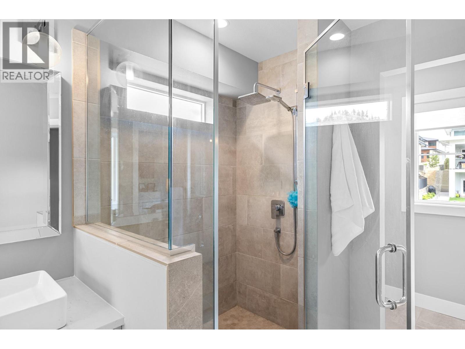 Picture for 174 Echo Ridge  Drive https://www.cirrealty.ca/reb/bc/2/10364702_36.jpg