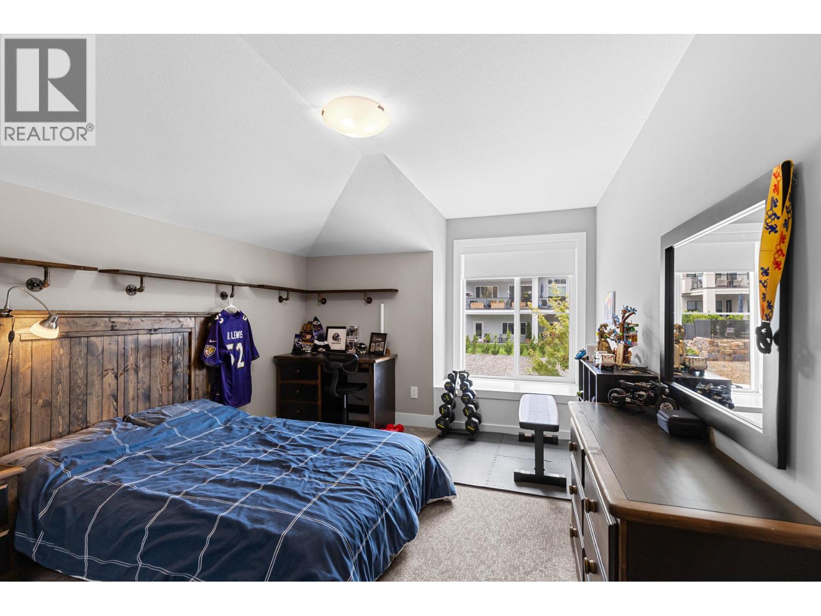 Picture for 174 Echo Ridge  Drive https://www.cirrealty.ca/reb/bc/2/10364702_38.jpg