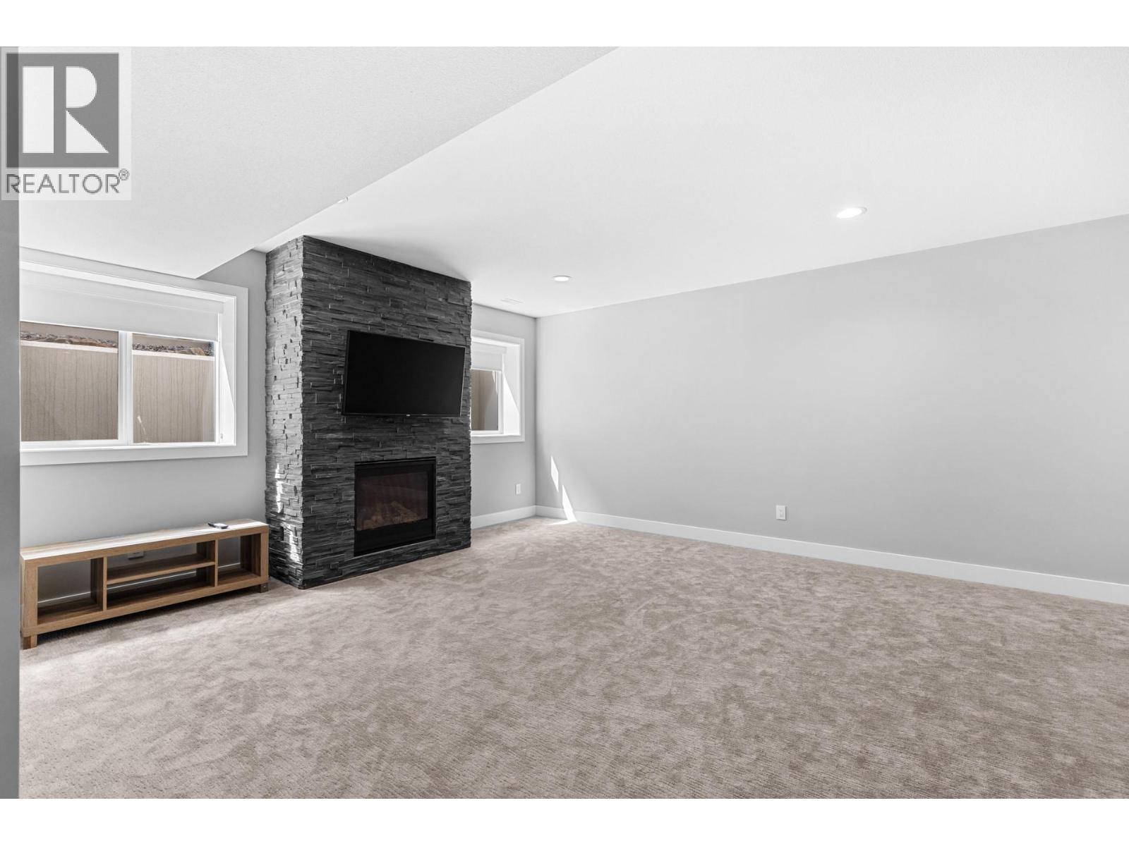 Picture for 174 Echo Ridge  Drive https://www.cirrealty.ca/reb/bc/2/10364702_41.jpg