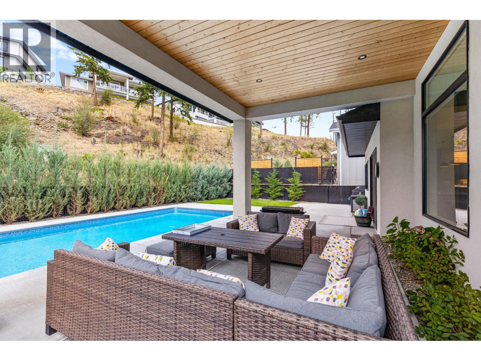 Picture for 174 Echo Ridge  Drive https://www.cirrealty.ca/reb/bc/2/10364702_53.jpg