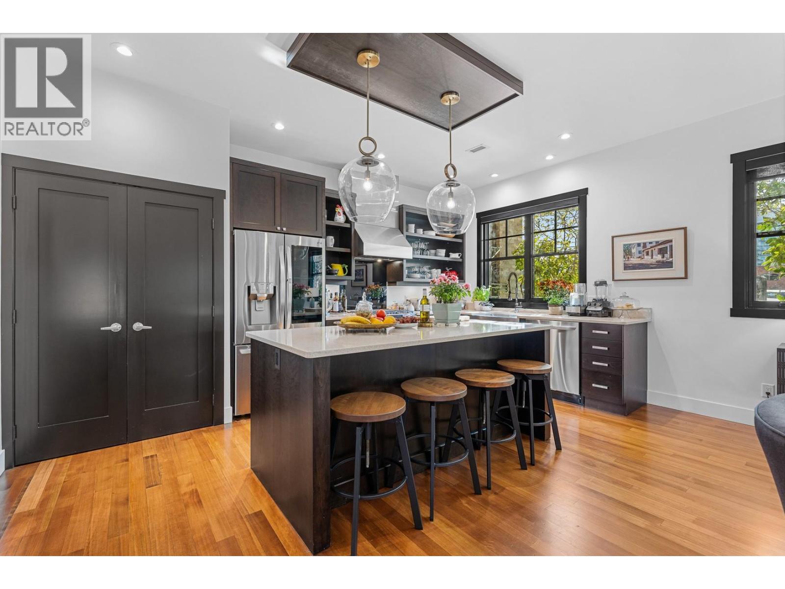 Picture for 2693 Gore  Street https://www.cirrealty.ca/reb/bc/2/10364752_15.jpg