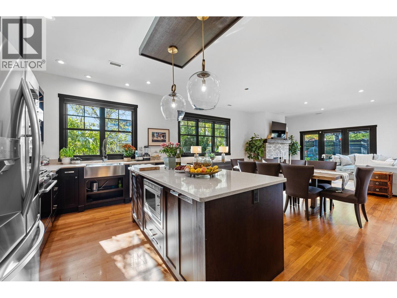 Picture for 2693 Gore  Street https://www.cirrealty.ca/reb/bc/2/10364752_18.jpg