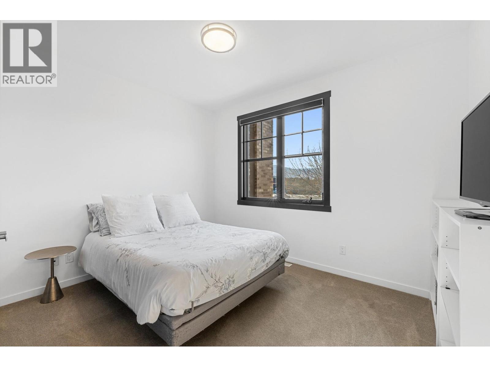 Picture for 2693 Gore  Street https://www.cirrealty.ca/reb/bc/2/10364752_29.jpg