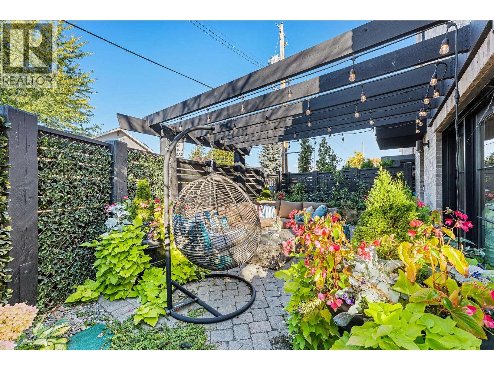 Picture for 2693 Gore  Street https://www.cirrealty.ca/reb/bc/2/10364752_34.jpg