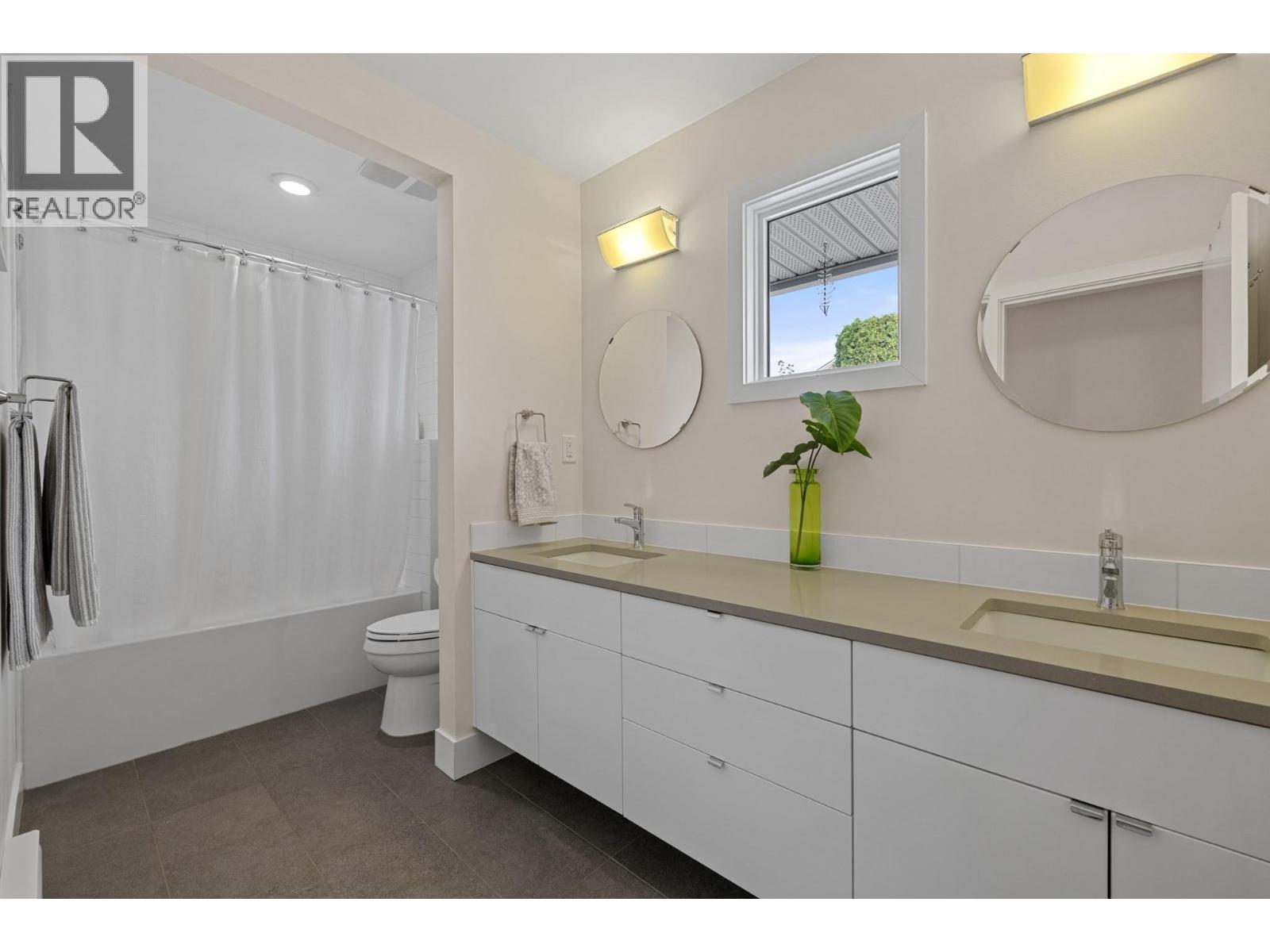 Picture for 1470 Guisachan  Place https://www.cirrealty.ca/reb/bc/2/10365002_27.jpg