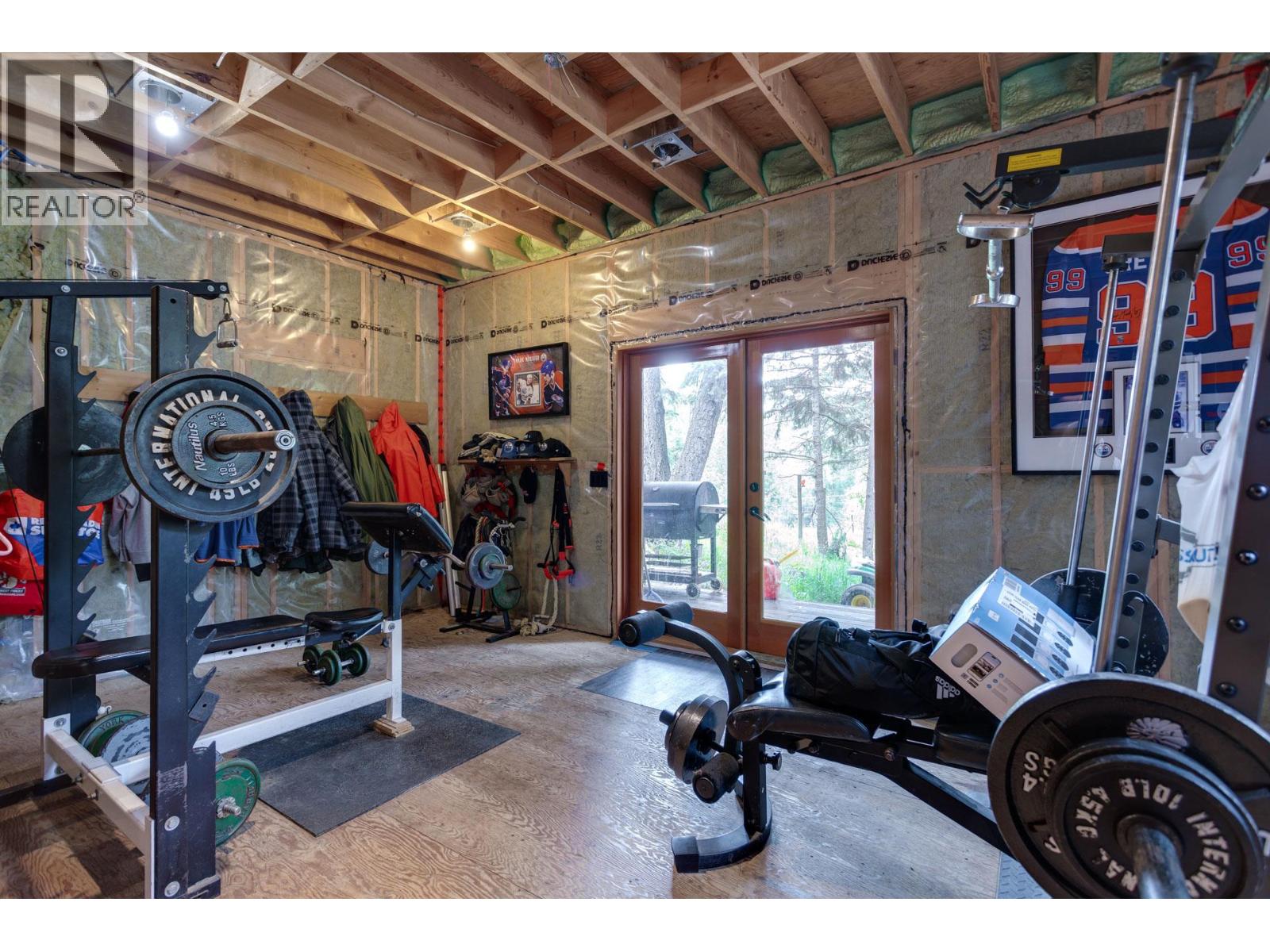 Picture for 8600 33  Highway https://www.cirrealty.ca/reb/bc/2/10365122_22.jpg