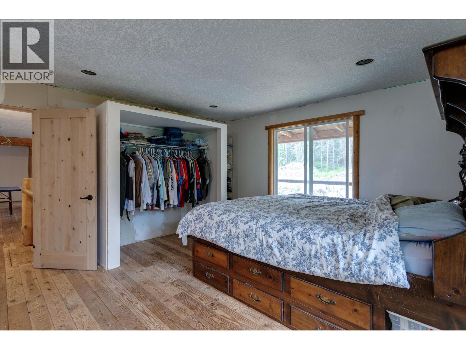 Picture for 8600 33  Highway https://www.cirrealty.ca/reb/bc/2/10365122_28.jpg