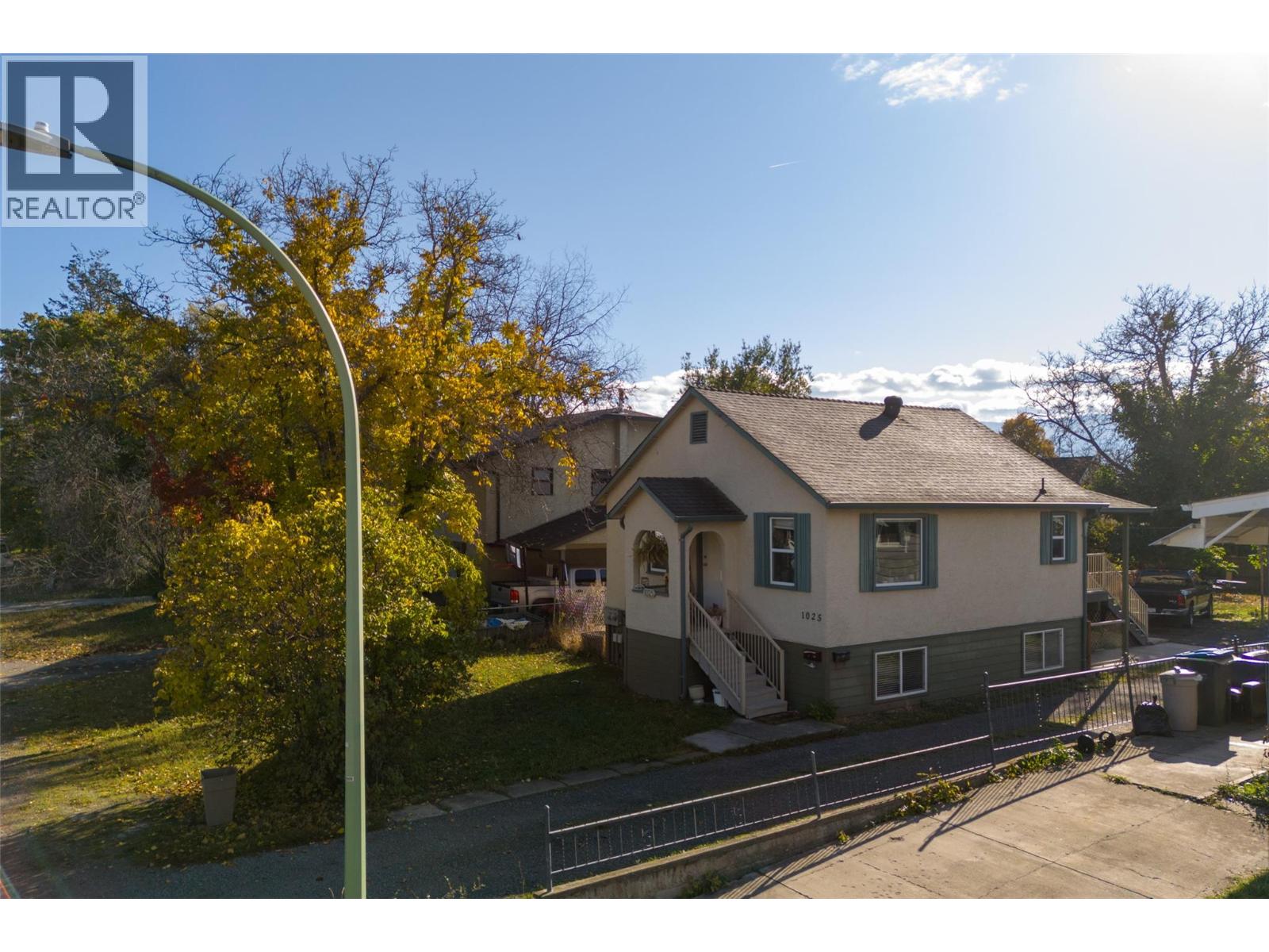 Picture for 1033 / 1035 Laurier  Avenue