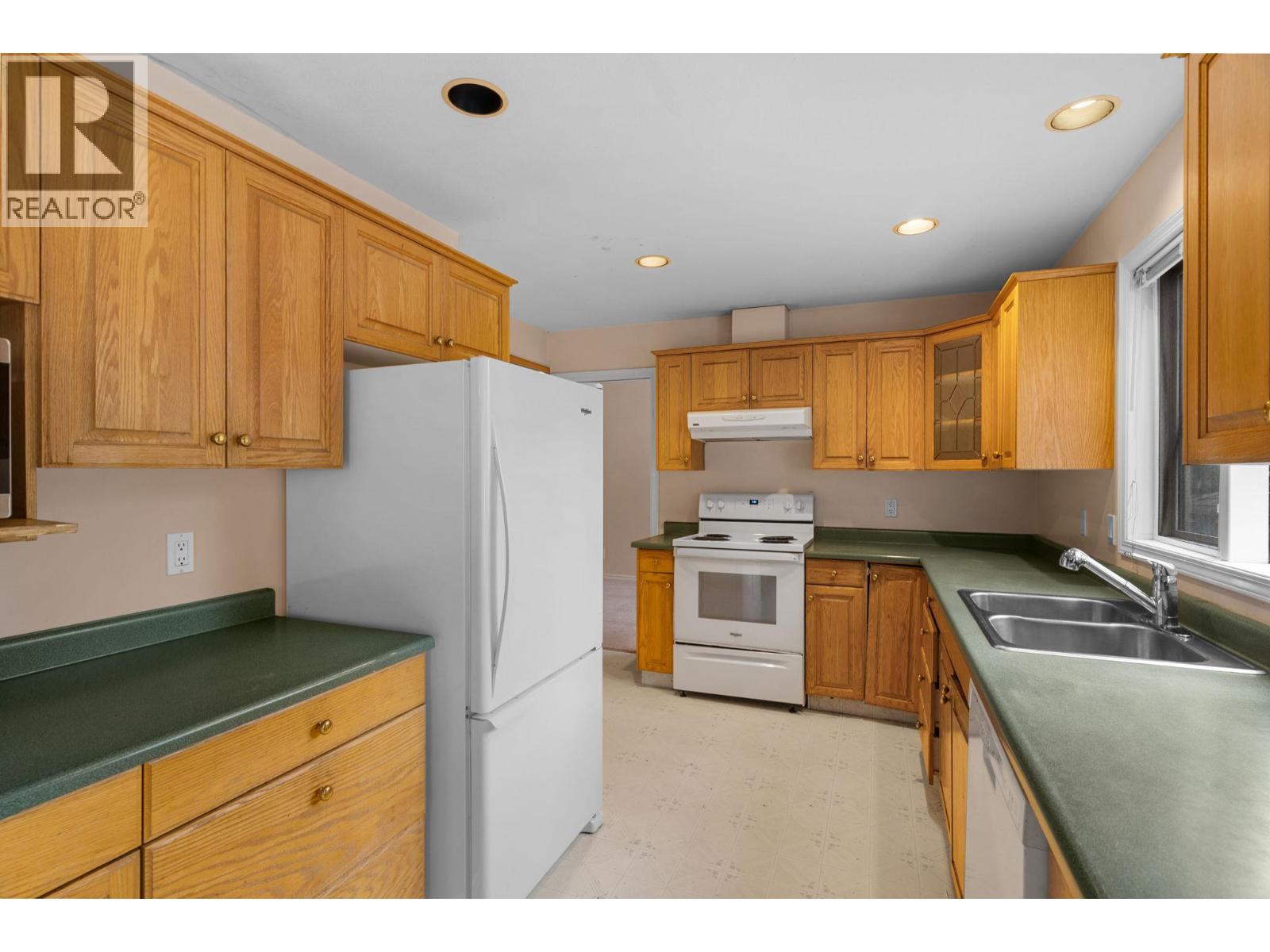 Picture for 3024 Quail  Crescent https://www.cirrealty.ca/reb/bc/2/10365172_12.jpg