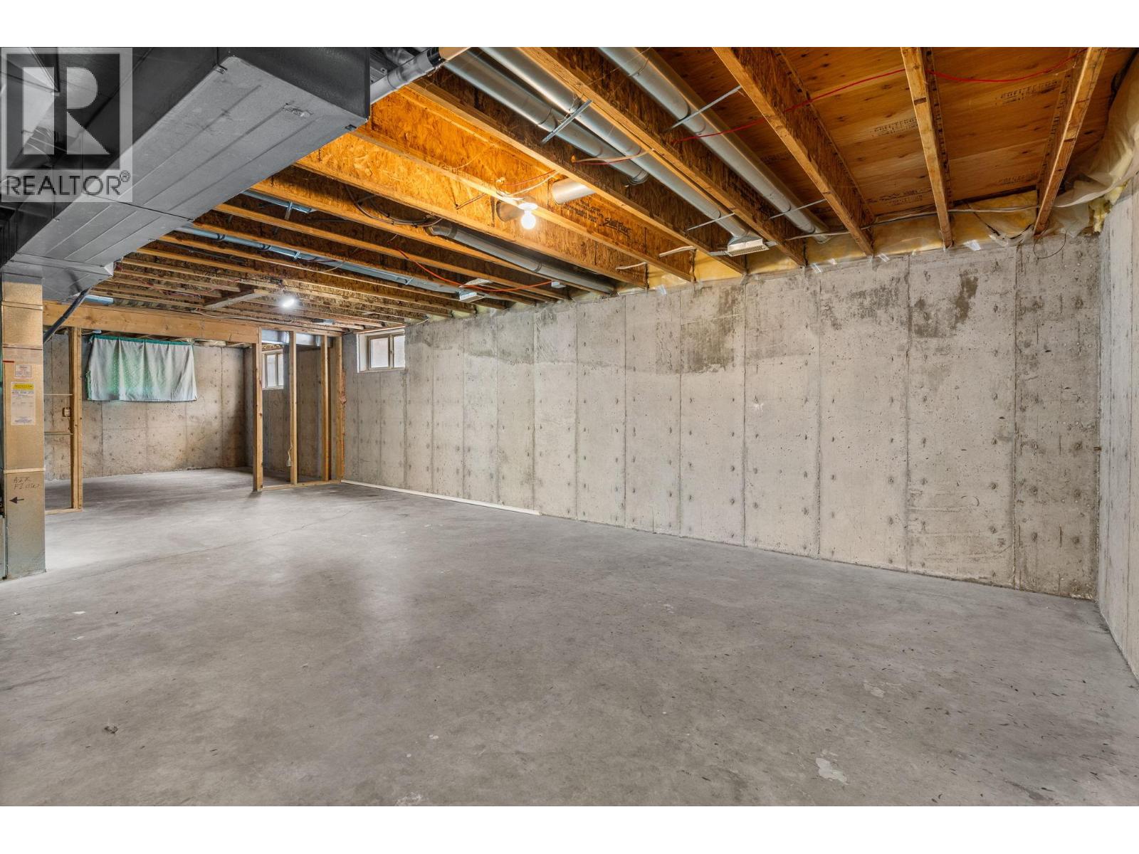 Picture for 3024 Quail  Crescent https://www.cirrealty.ca/reb/bc/2/10365172_30.jpg