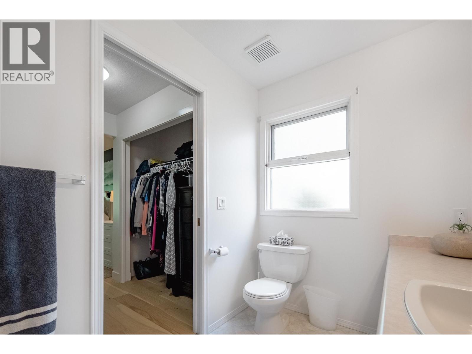 Picture for Unit #310, 650 Lexington  Drive https://www.cirrealty.ca/reb/bc/2/10365382_18.jpg