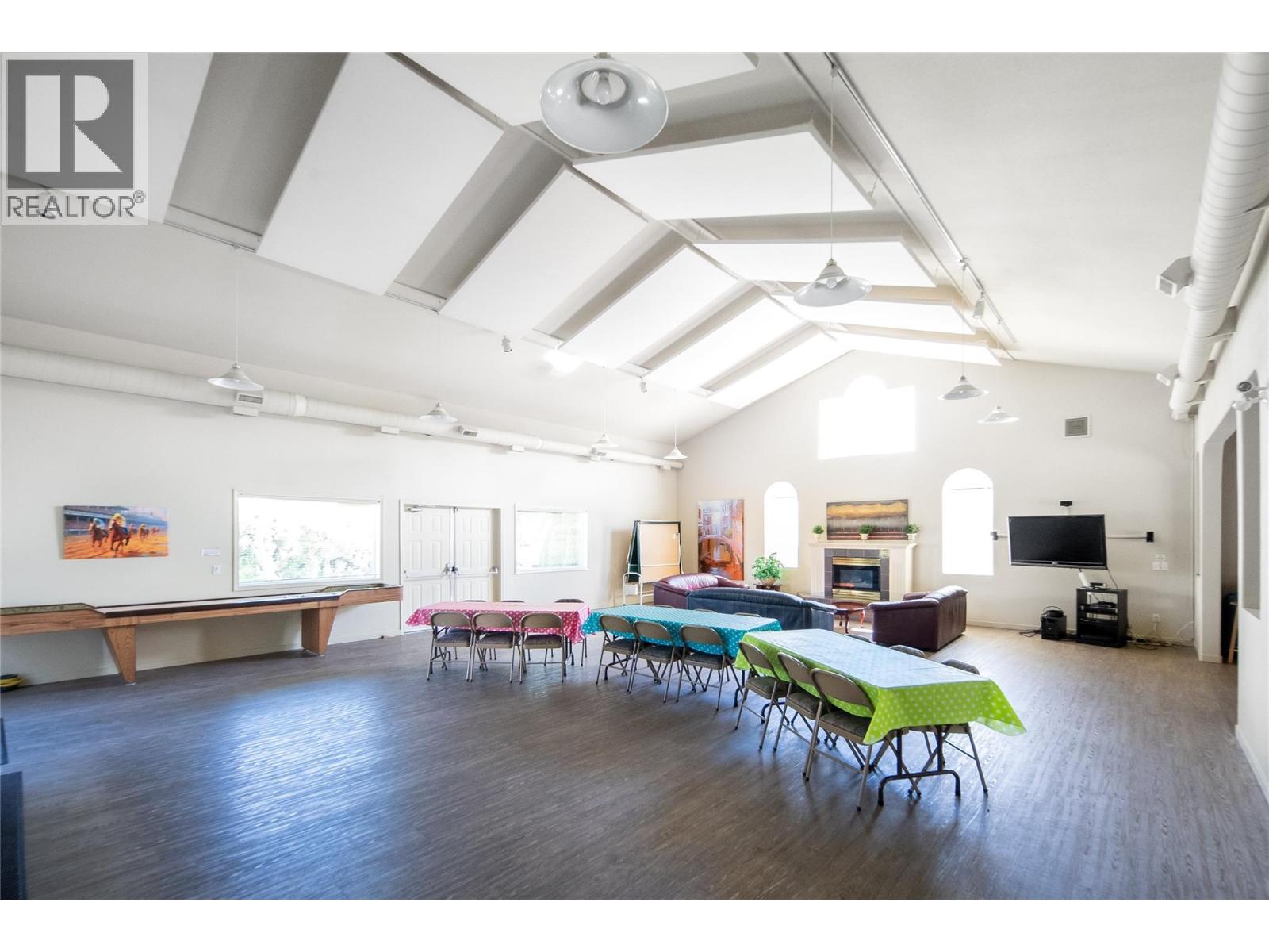 Picture for Unit #310, 650 Lexington  Drive https://www.cirrealty.ca/reb/bc/2/10365382_29.jpg