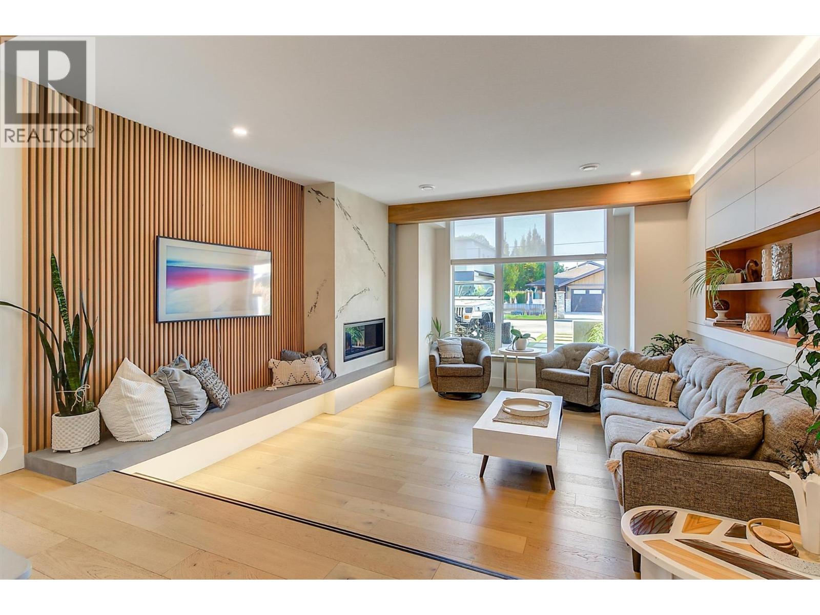 Picture for 985 Manhattan  Drive https://www.cirrealty.ca/reb/bc/2/10365432_25.jpg