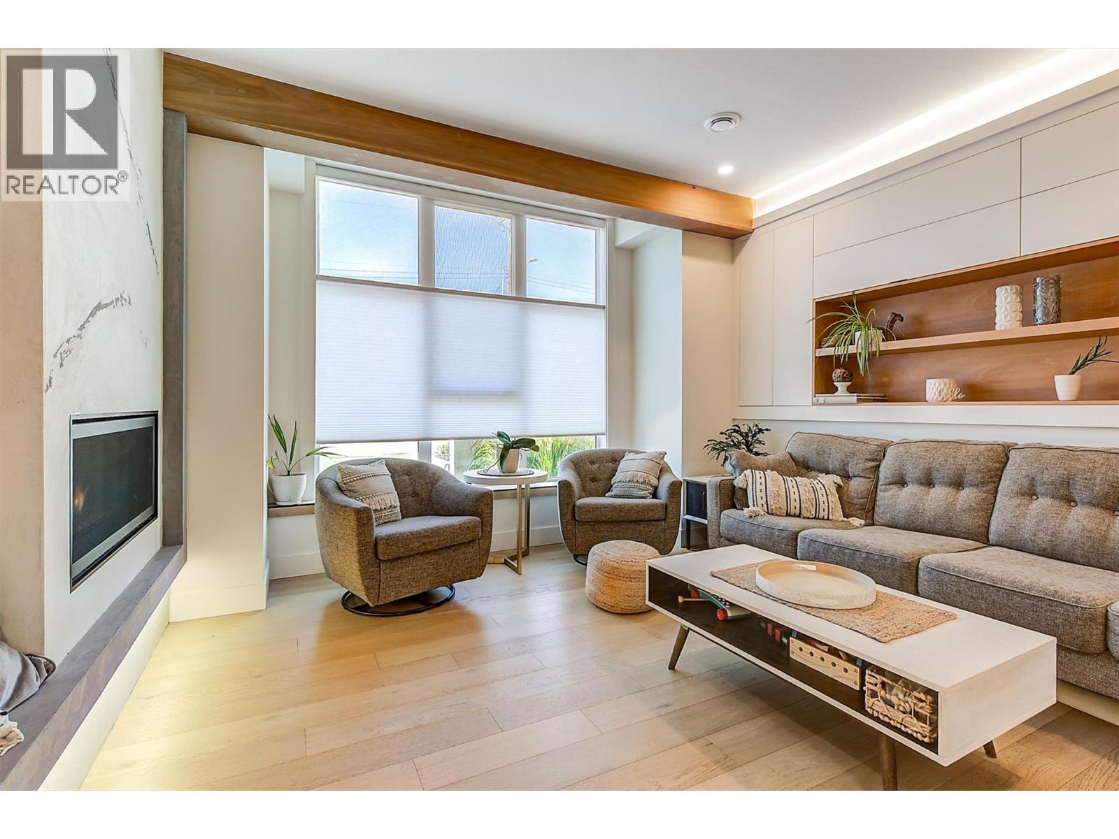 Picture for 985 Manhattan  Drive https://www.cirrealty.ca/reb/bc/2/10365432_28.jpg