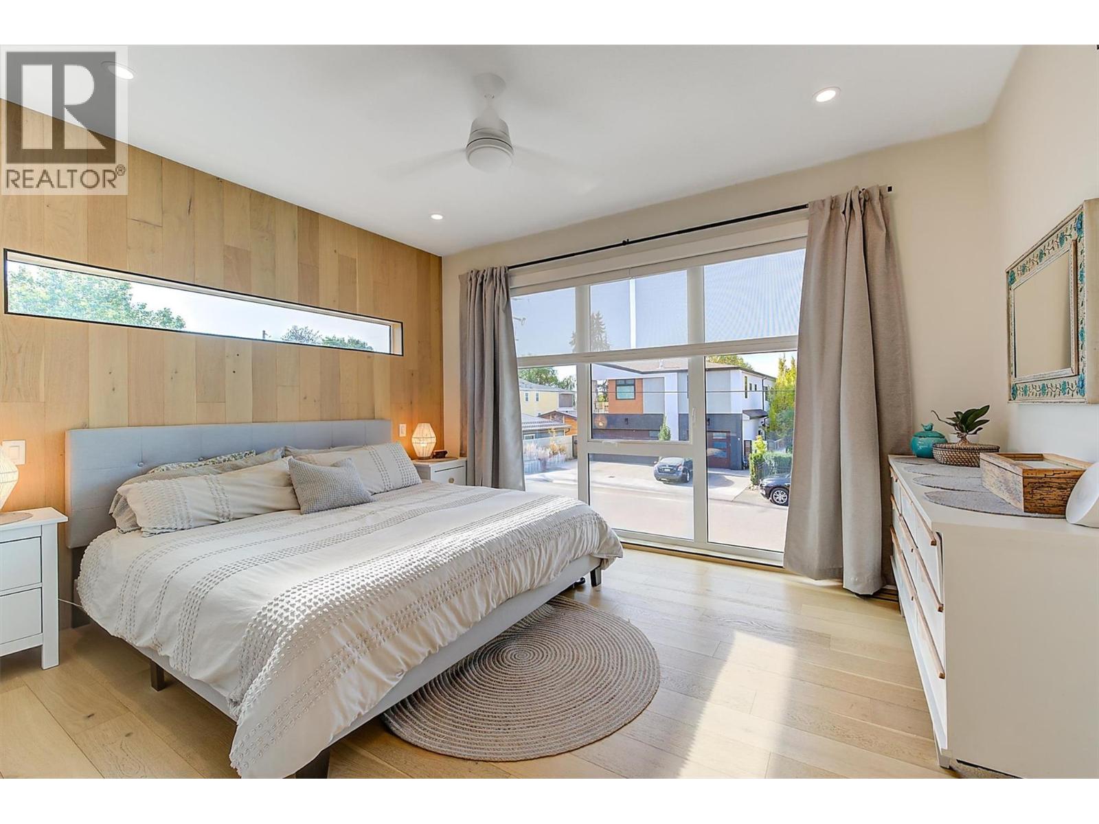 Picture for 985 Manhattan  Drive https://www.cirrealty.ca/reb/bc/2/10365432_39.jpg