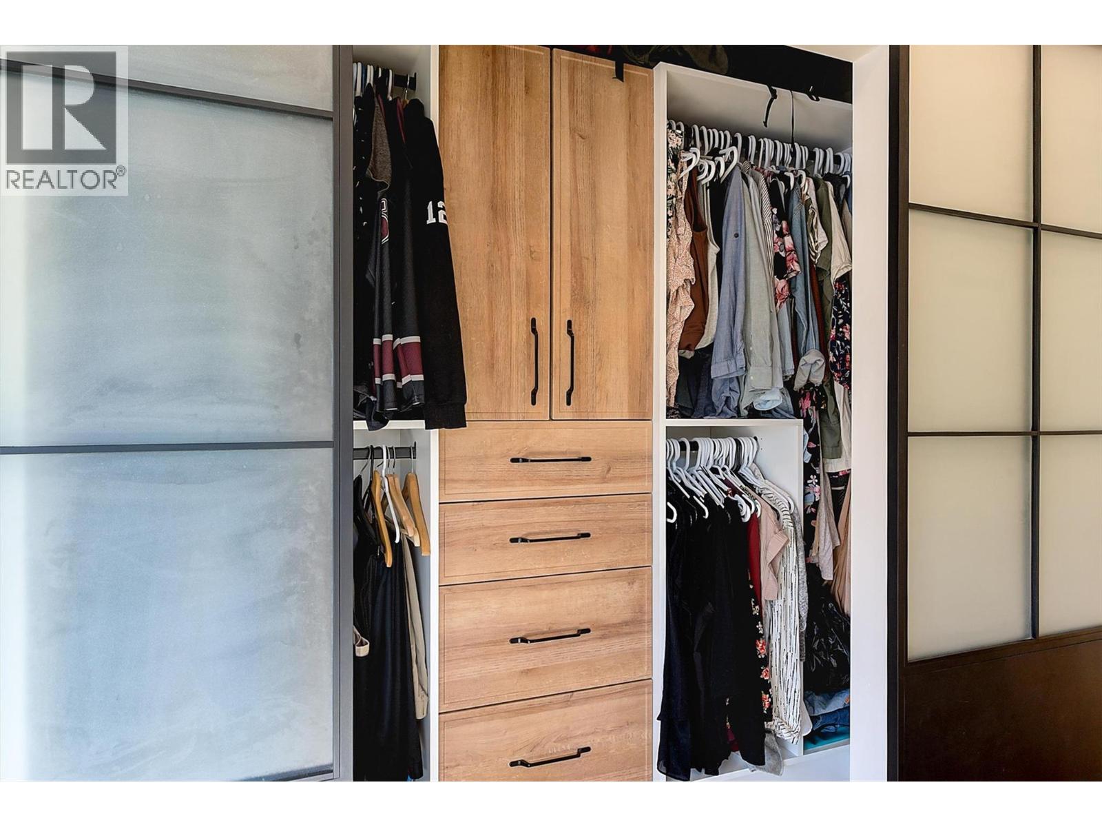 Picture for 985 Manhattan  Drive https://www.cirrealty.ca/reb/bc/2/10365432_41.jpg