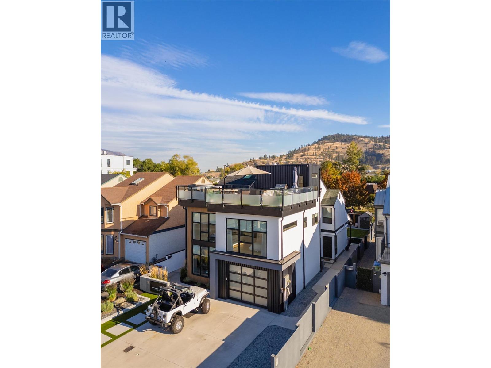 Picture for 985 Manhattan  Drive https://www.cirrealty.ca/reb/bc/2/10365432_56.jpg