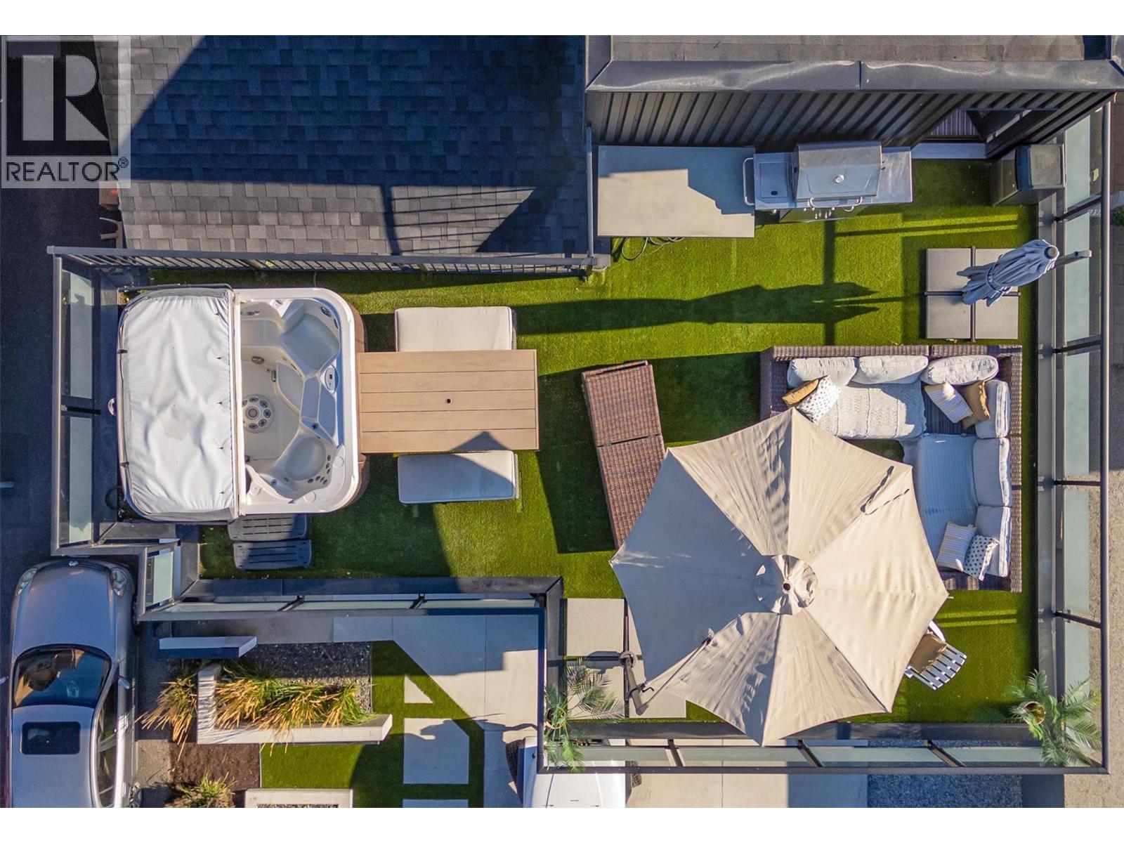 Picture for 985 Manhattan  Drive https://www.cirrealty.ca/reb/bc/2/10365432_58.jpg