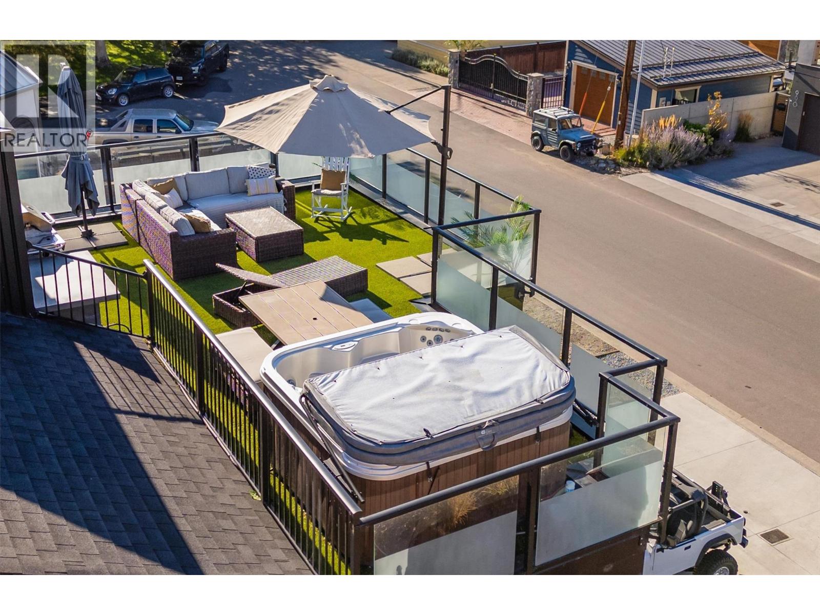 Picture for 985 Manhattan  Drive https://www.cirrealty.ca/reb/bc/2/10365432_59.jpg