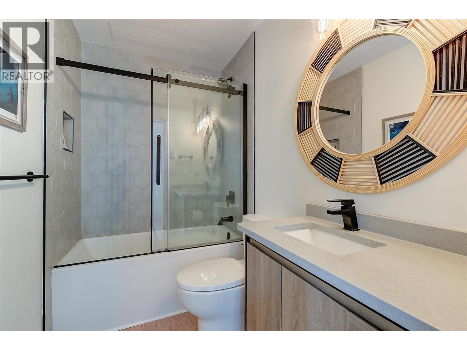 Picture for 985 Manhattan  Drive https://www.cirrealty.ca/reb/bc/2/10365432_71.jpg