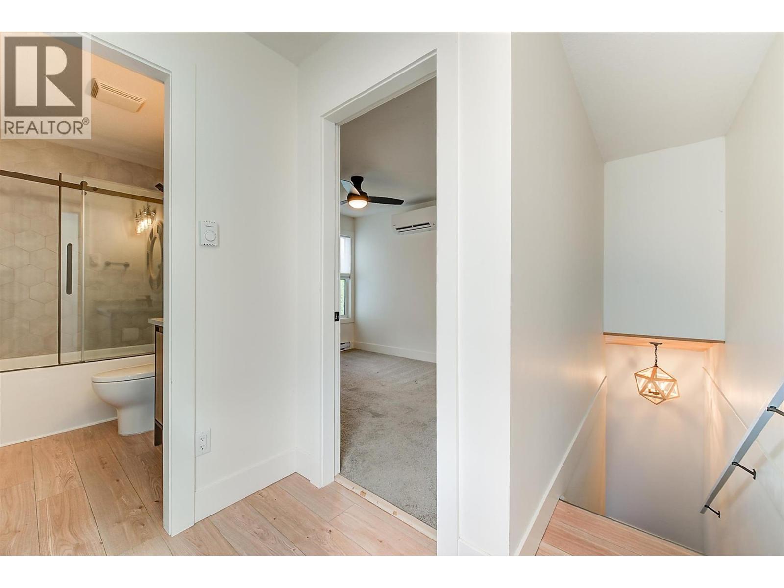 Picture for 985 Manhattan  Drive https://www.cirrealty.ca/reb/bc/2/10365432_73.jpg